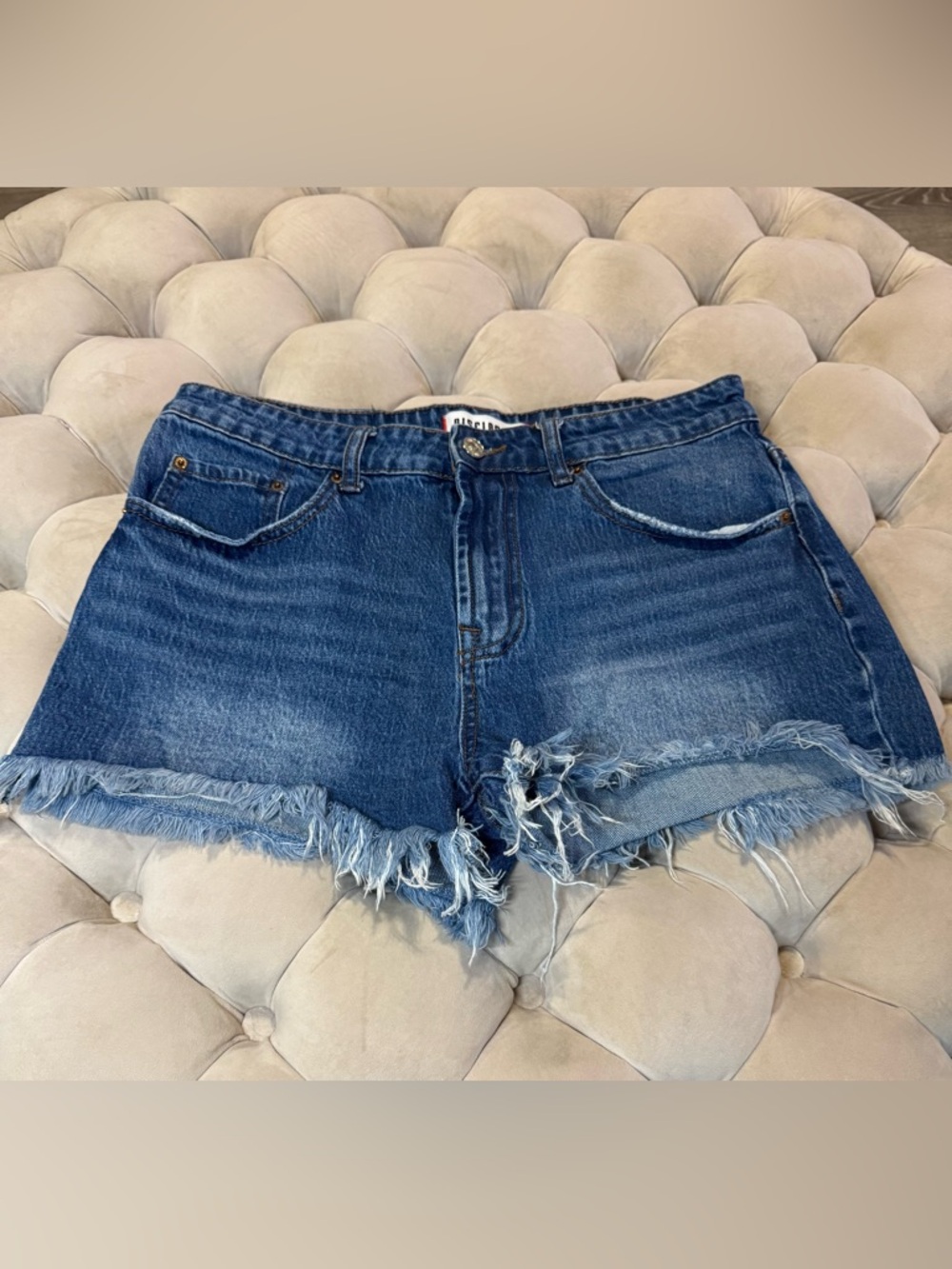 Disclosure Frayed Hem Denim Shorts Size 11/30 Medium Wash